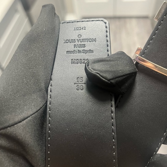 LV monogram reversible belt New - Picture 3 of 6